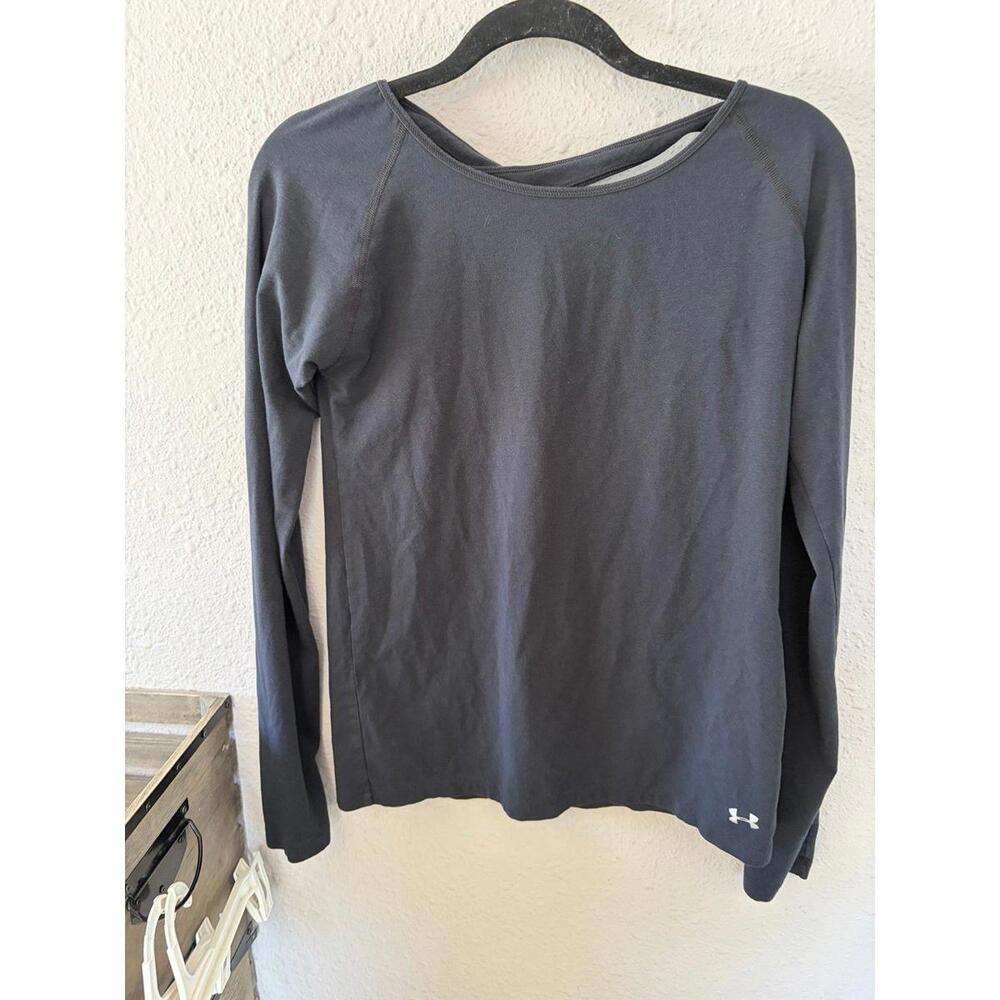 Under Armour cross back long sleeve size S loose fit